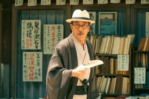 政次郎は賢治の死後も遺作を世に出すことに尽力。この「親バカ」がなかったら埋もれた天才になっていたかもしれない ©2022「銀河鉄道の父」製作委員会