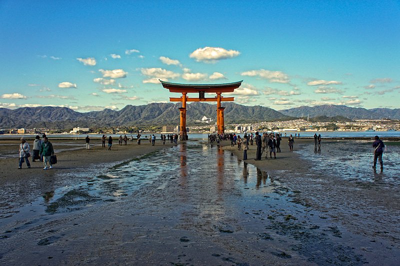 World Heritage: Itsukushima Shrine (Time-Lapse Video)