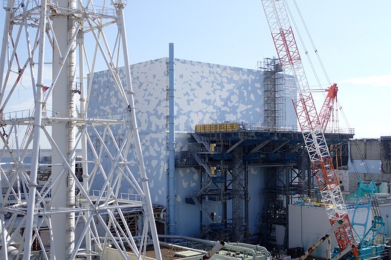 福島第1原発2号機の原子炉建屋＝2017年2月17日（筆者撮影）