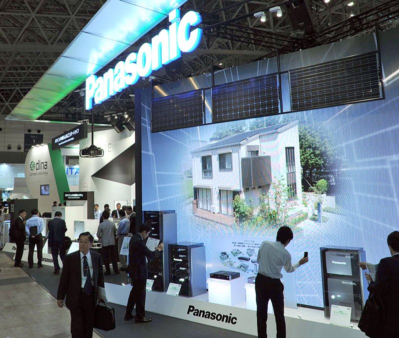 在家电、IT展览会“CEATEC 2011”上，各家电机企业展出了“智能住宅”、“智能街市”（千叶市幕张国际展览中心，2011年10月）（图片：产经新闻社）