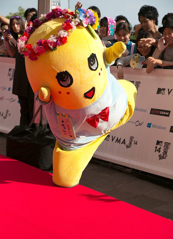 Funassyi struts on the red carpet.