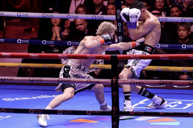 Inoue Naoya attaquant Alan Picasso (AFP/Jiji)