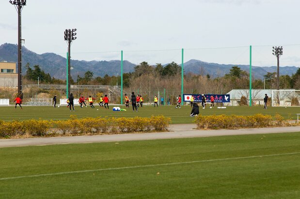 La visita de nippon.com a las instalaciones coincidió con un entrenamiento de la selección nacional femenina de fútbol.