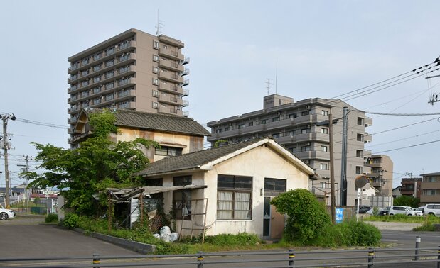 解体直前の⻤放舎 © M.Mikami