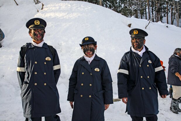 Police officers receive divine favor too. (© Haga Library)