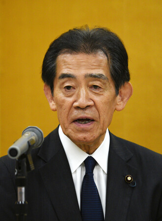 跨黨派國會議員團體「大家一起參拜靖國神社國會議員之會」會長逢澤一郎，19日上午率團參拜靖國神社後，在東京都千代田區舉行記者會