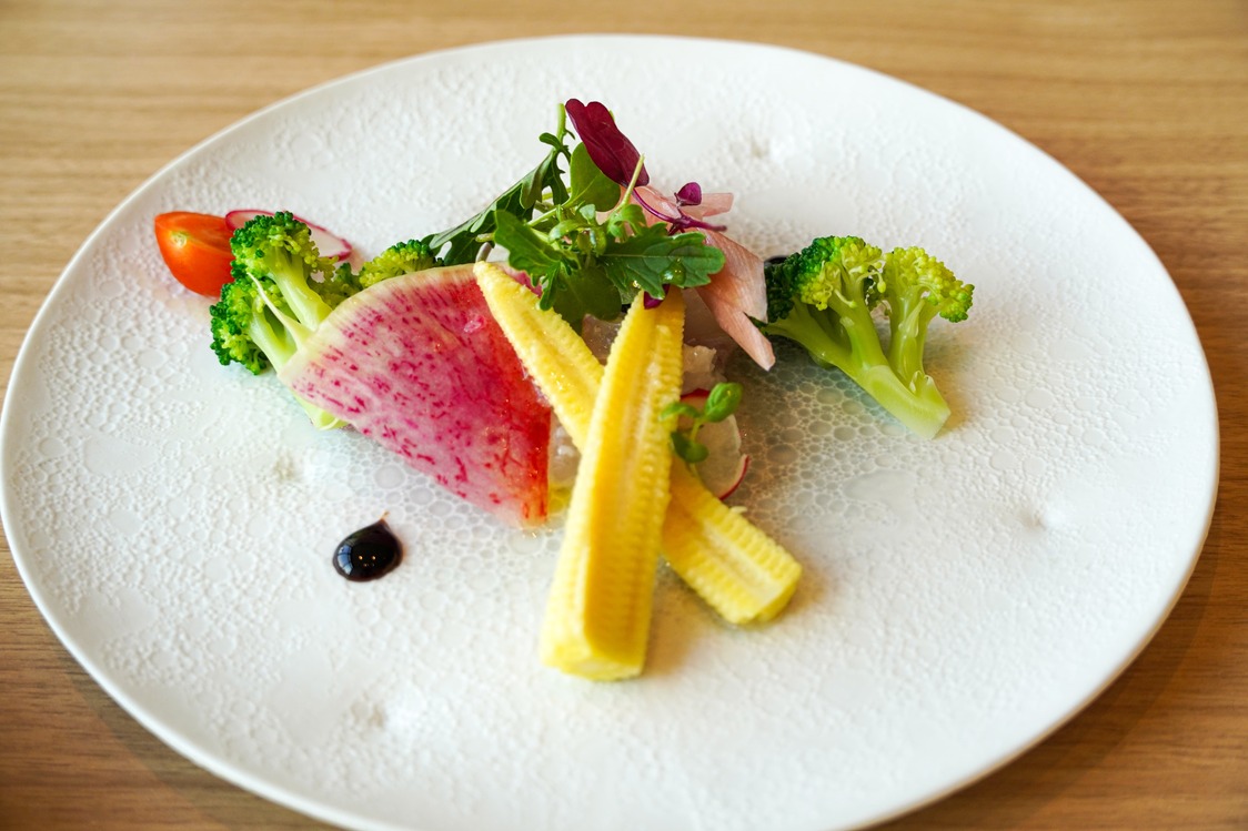 餐厅料理使用早晨现摘的当地蔬菜