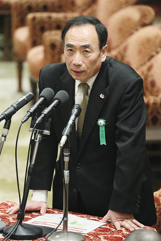 衆議院予算委員会の証人喚問で、答弁する学校法人「森友学園」の籠池泰典氏＝23日、国会内（時事）