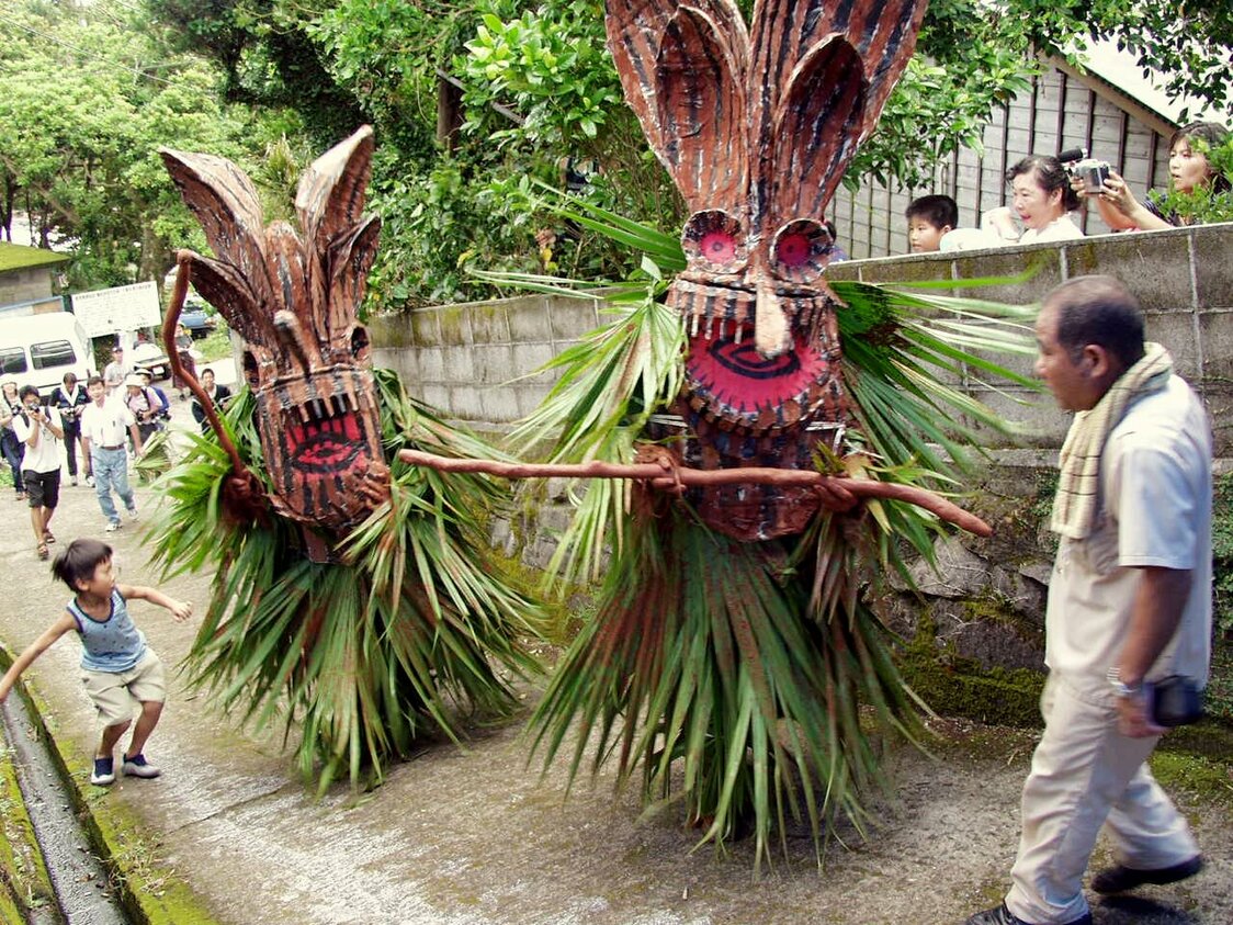 La tradición de los dioses enmascarados boze, Patrimonio Cultural Inmaterial de la Humanidad, solo se conoce en Akusekijima. (Jiji)