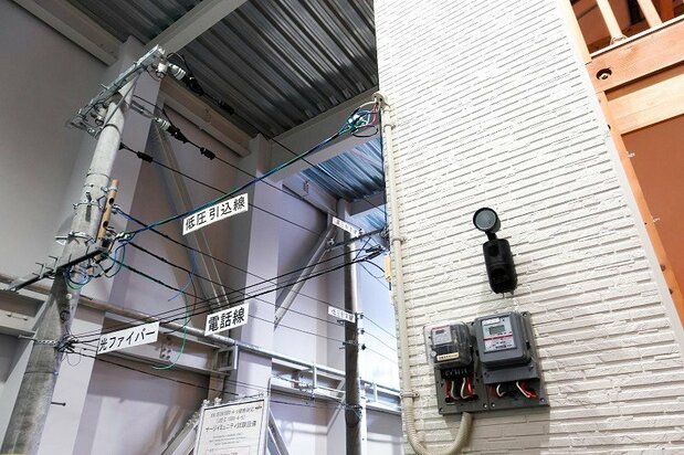 音羽電機的一般住家耐雷測試裝置(筆者攝影)