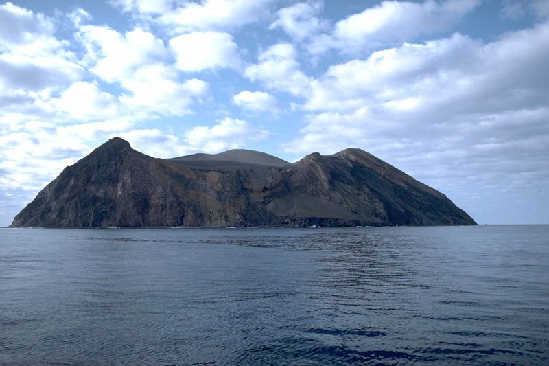 鳥島の全景