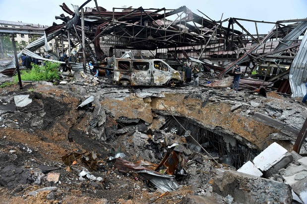 A destroyed industrial facility in Mariupol, southeastern Ukraine, photographed on May 18, 2022. (© AFP/Jiji)