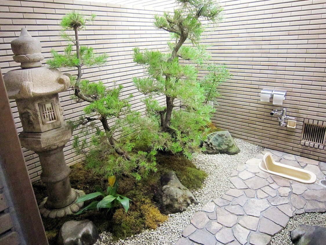 The restroom of the restaurant Resuto Ujō
