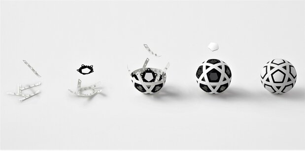 Las 54 piezas del balón están hechas de una resina sintética compuesta de polipropileno reciclado y elastómeros termoplásticos de olefinas. Fotografía: Molten.