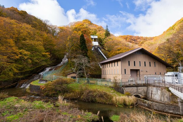 郡山市と猪苗代町の境にある沼上発電所。現在も電力を供給し続けている