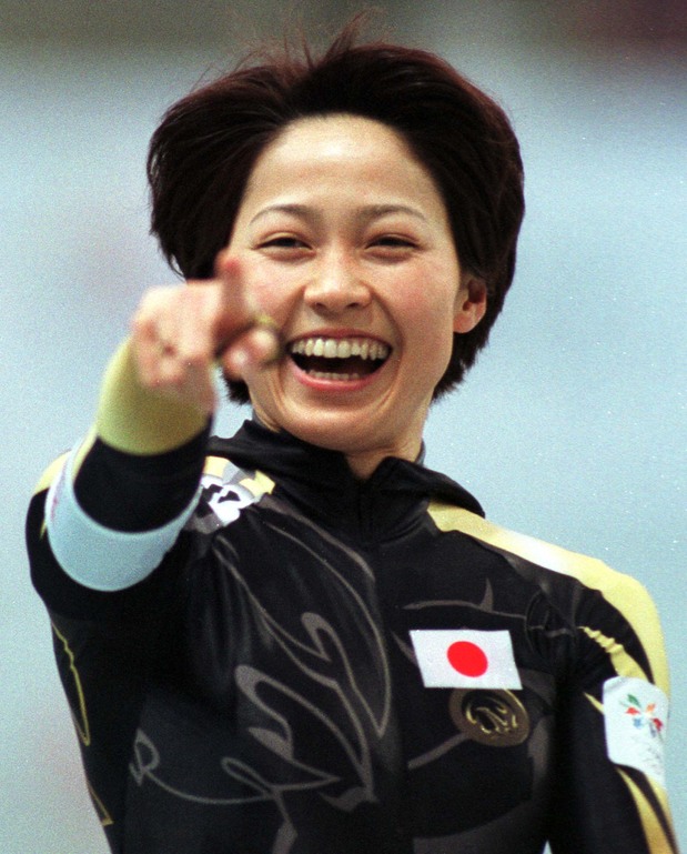 レース後、笑顔がはじける岡崎朋美(ロイター)