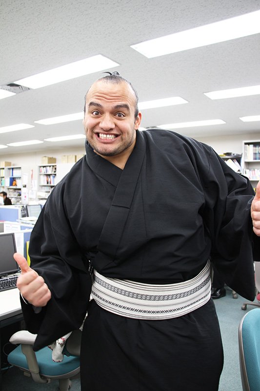 A Visit from Sumō Sandstorm Ōsunaarashi