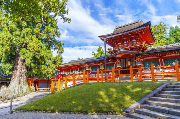 Edificio principal del Gran Santuario de Kasuga o Kasuga Taisha. (© PIXTA)