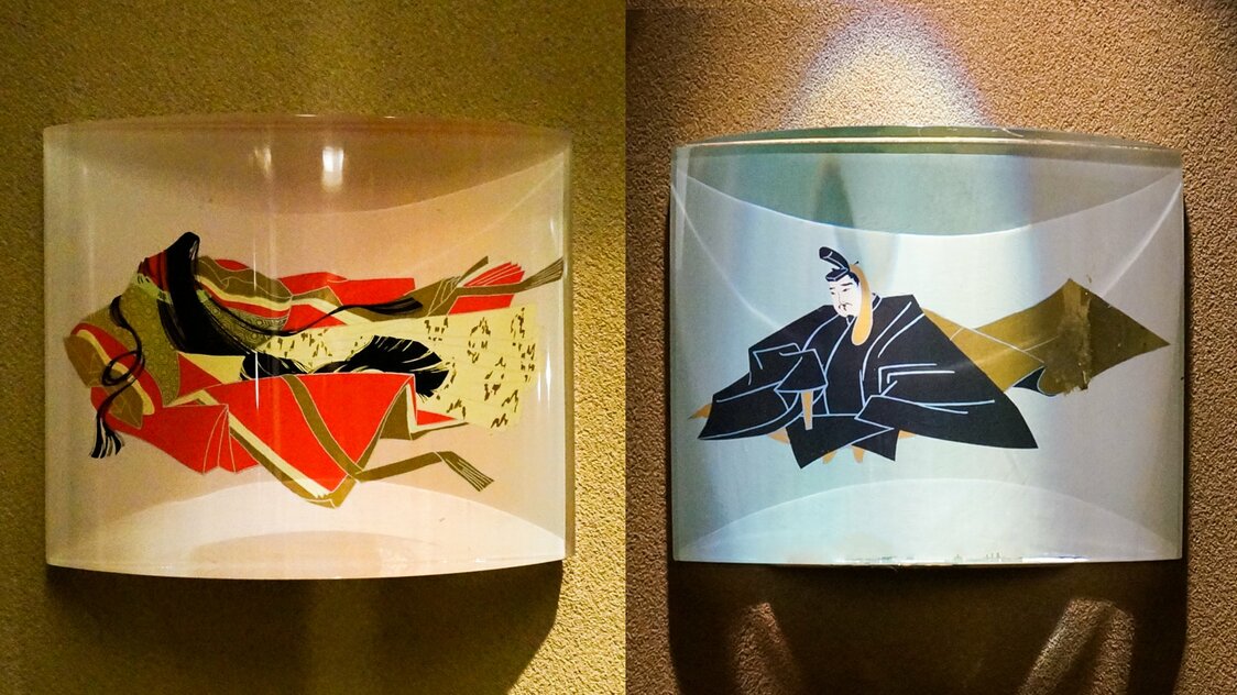 Toilet signs at the Hotel Gajoen Tokyo. With its traditional gardens and elegant setting, this hotel is often compared to Ryūgū-jō, the undersea palace of Japanese folklore. Pictograms of simplified human figures in pants and skirts would be inappropriate to this setting of timeless elegance.