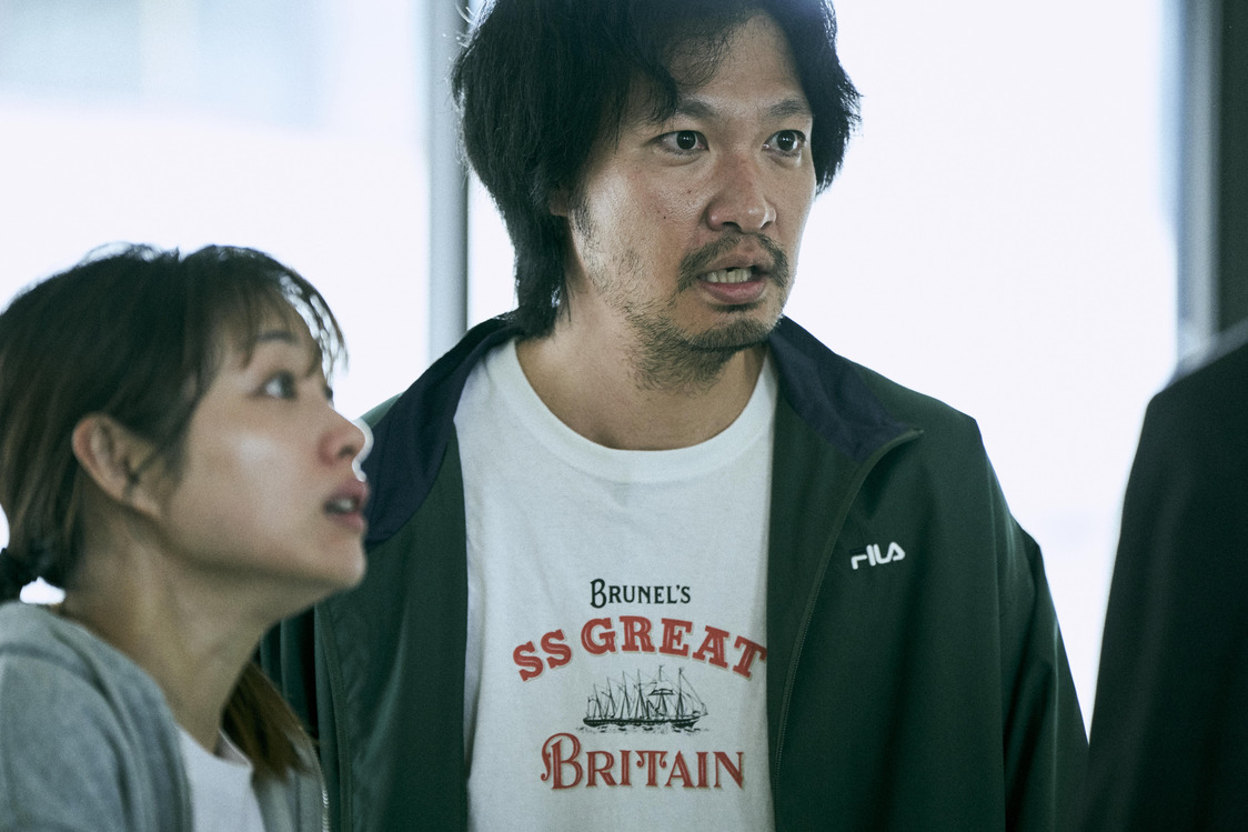 Incluso Yutaka, que siempre intenta mantener la calma, comienza a emocionarse de pronto. © 2024 Missing Film Partners