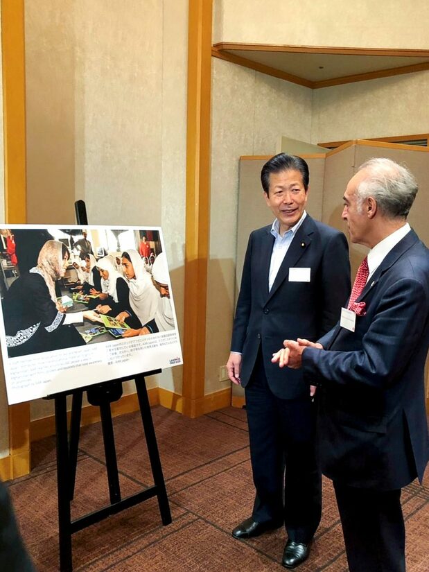 公明党の山口那津男代表（左）やバシール・モハバット駐日アフガニスタン大使（右）らの要人もイベントに参加