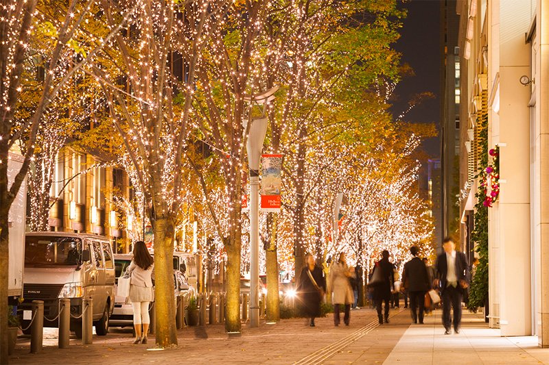 Les illuminations de Noël dans Marunouchi à Tokyo