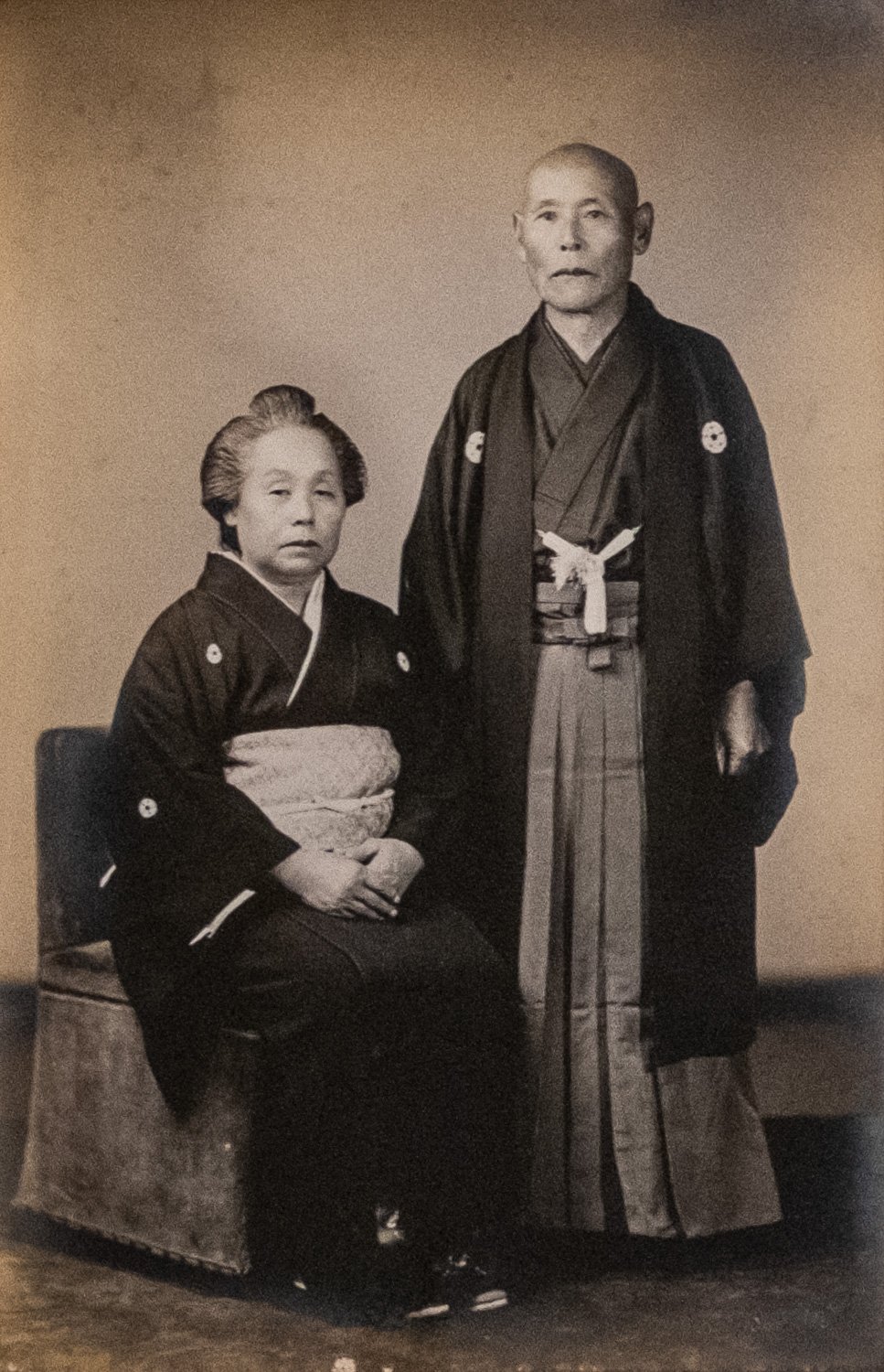 Kubota Tomotoshi, director del Acuario de Hakozaki, con su esposa. (Cortesía de Hanada Noriko)