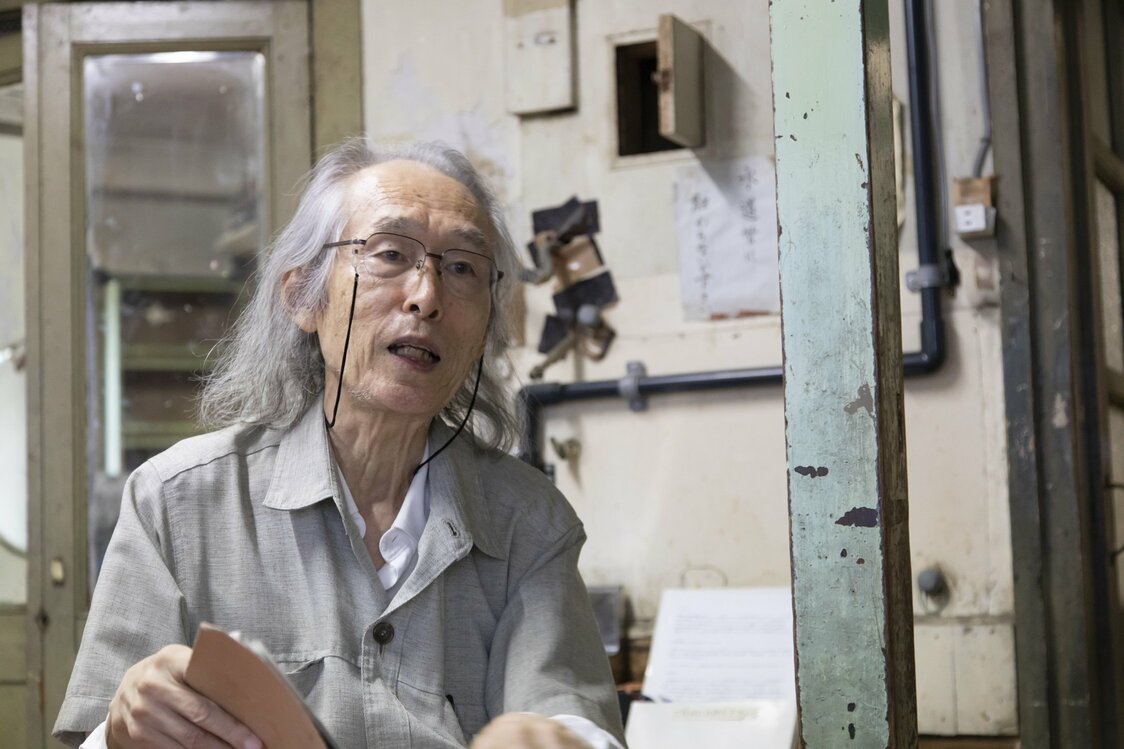 資料を見ながら、丁寧に説明してくれた西松さん