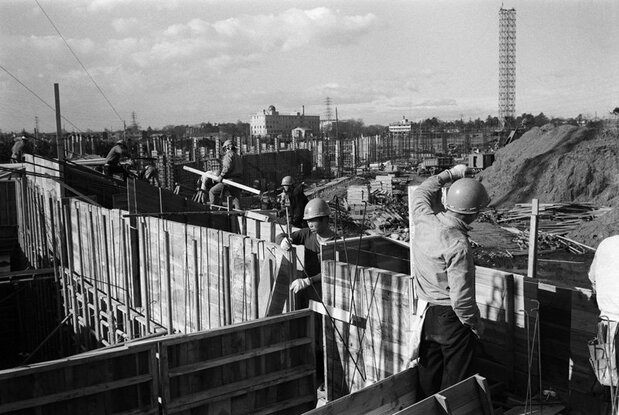 東京オリンピックに向け、建設が進む東京=1964年1月(時事)