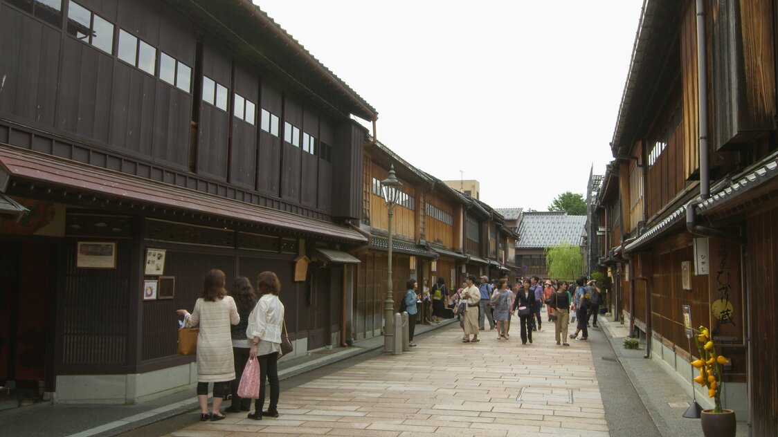 Dancing the Kanazawa Odori in the Castle Town of the Kaga Domain (Video)