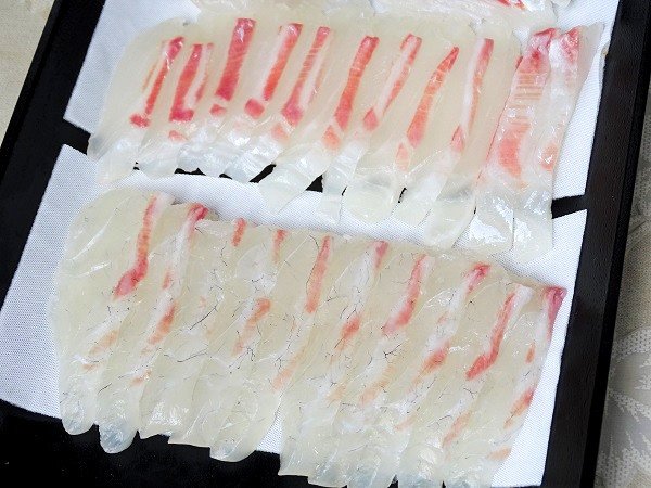 蜜柑鯛生魚片鮮度持久（筆者攝影）