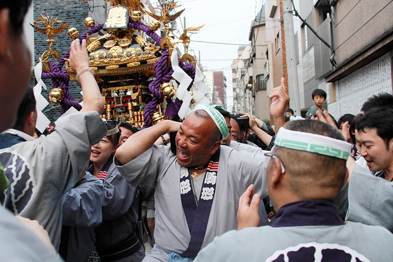 “三社祭”物语：驹形街道“一年中最短的40分钟”