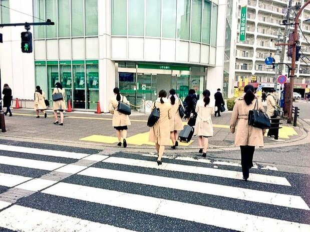 日本街头就职的女大学生(作者提供)