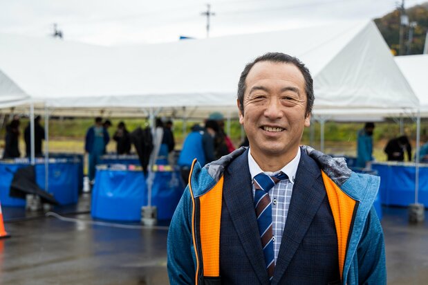El director Nogami, dueño del criadero Nogami. Es familiar de los dueños del criadero Dainichi, el más grande de la prefectura.