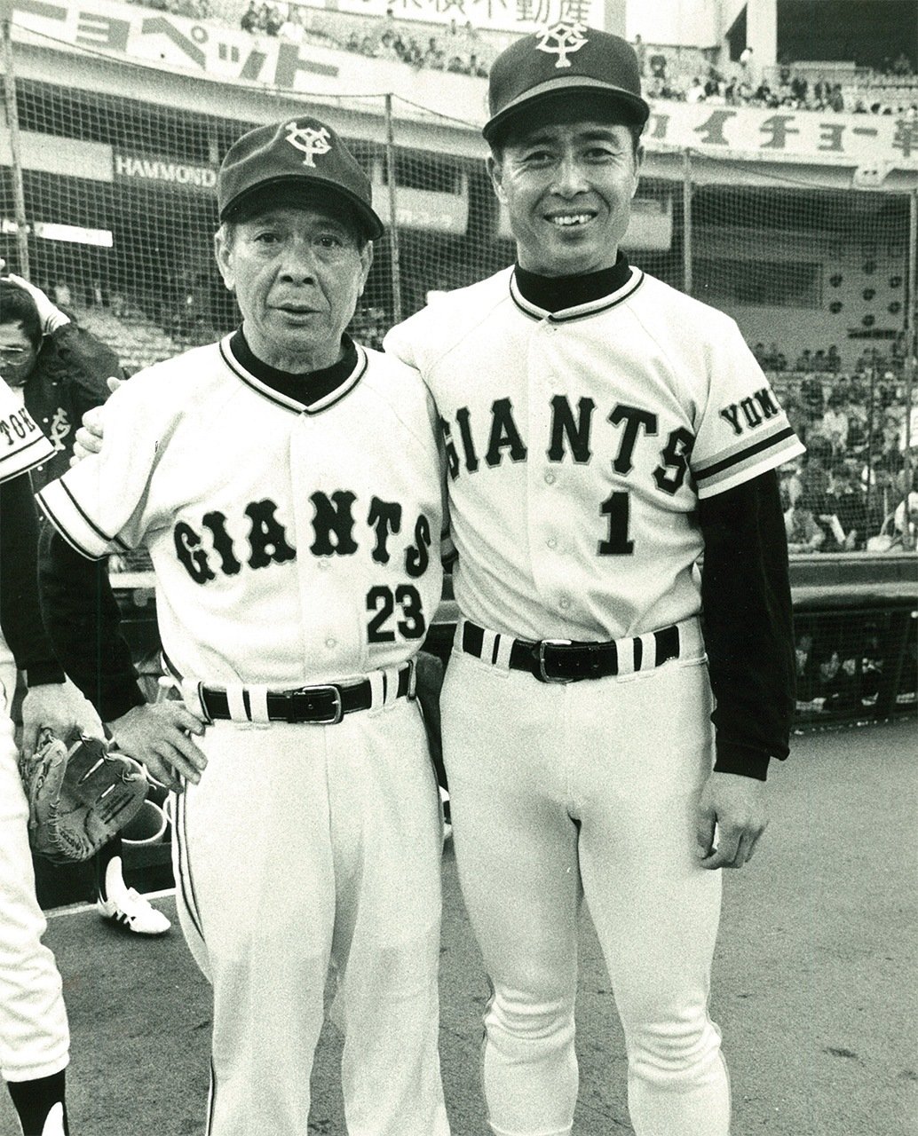 呉昌征（左）と王貞治