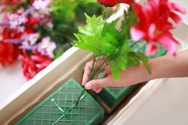 現代插花使用海綿泡沫(PIXTA)