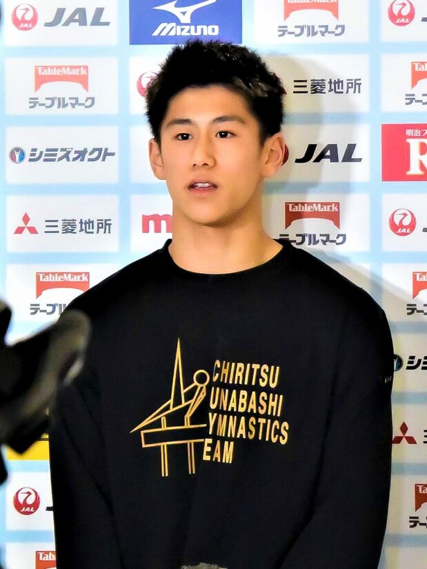Hashimoto Daiki talks after winning the Individual All-Around Super Final. (Courtesy Yanai Yumiko)