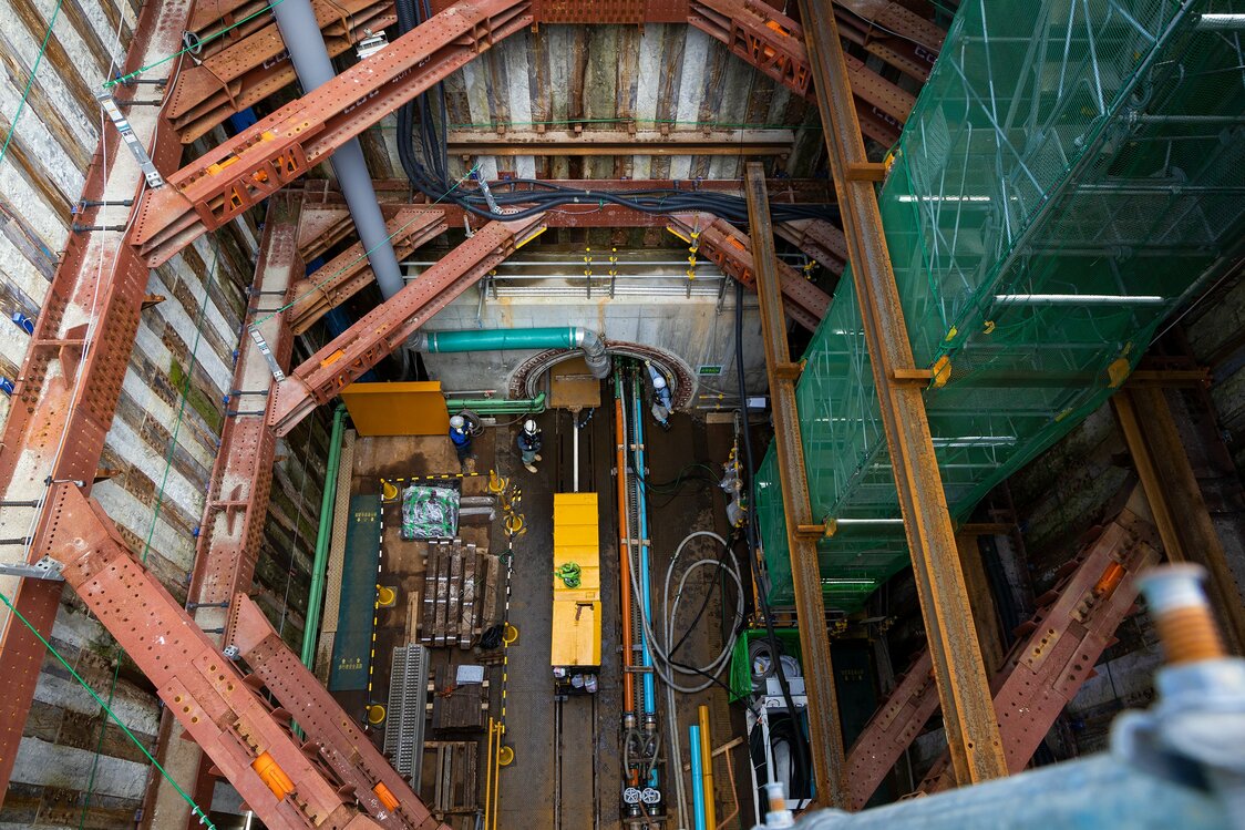 Construcción de un túnel subterráneo para verter el agua tratada a 1 kilómetro de la costa. Imagen de septiembre de 2022. (© Nippon.com)