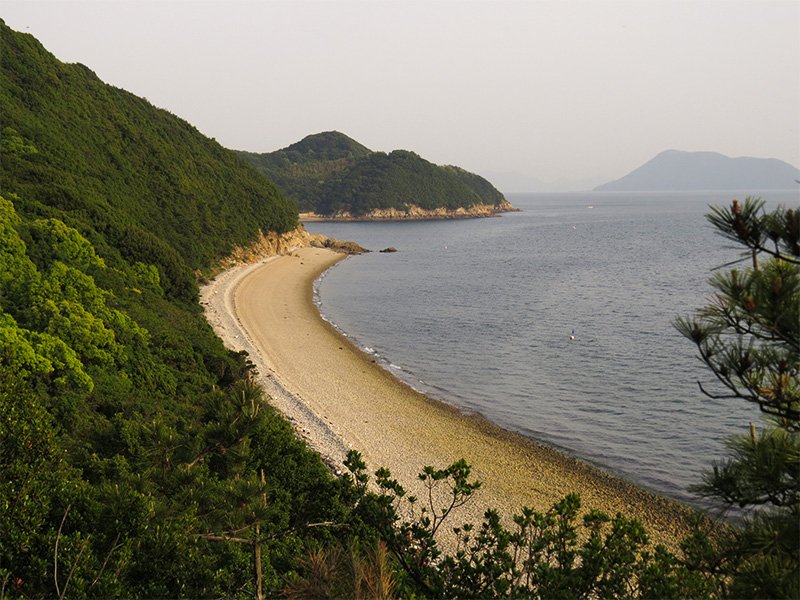 Maisō-no-hama (“playa del enterramiento”).