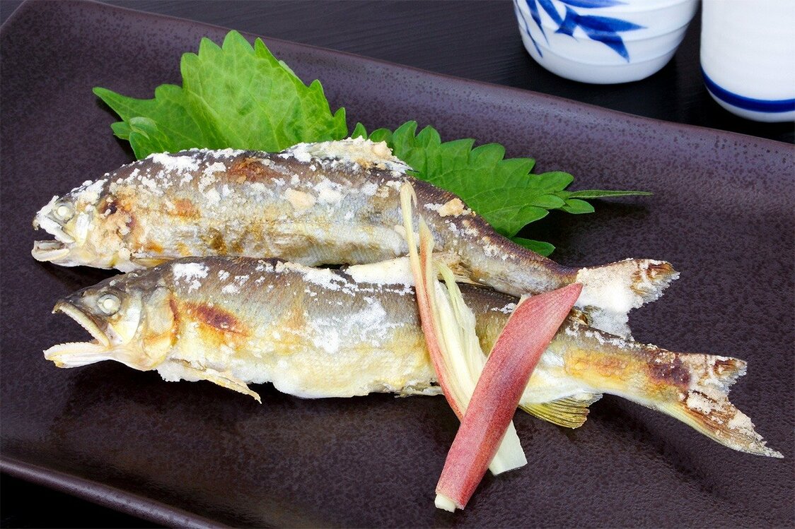 Ayu salé-grillé (Pixta)