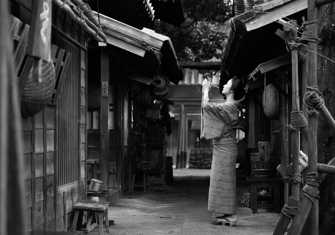 映画『せかいのおきく』は、武家に生まれながら、父が失職に追い込まれ貧乏長屋に暮らすことになった娘・おきく（黒木華）が主人公　©2023 FANTASIA