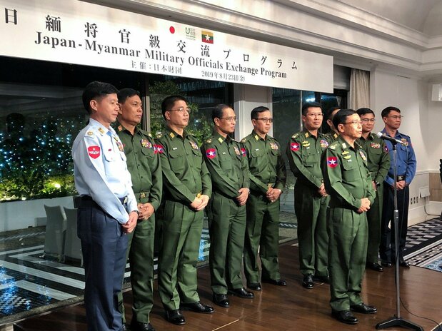 交流プログラムで来日したミャンマー国軍の将官ら。前列でスピーチをしているのがタン・トゥン・ウー中将(野嶋写す)