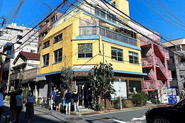 東京・五反田の「東京豆漿生活」は、開店前から行列ができる。