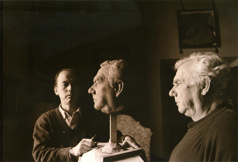 Okumura Nobuyuki travaille à la réalisation du buste chez les Borghese. (Photo avec l’aimable autorisation d’Okumura Nobuyuki)