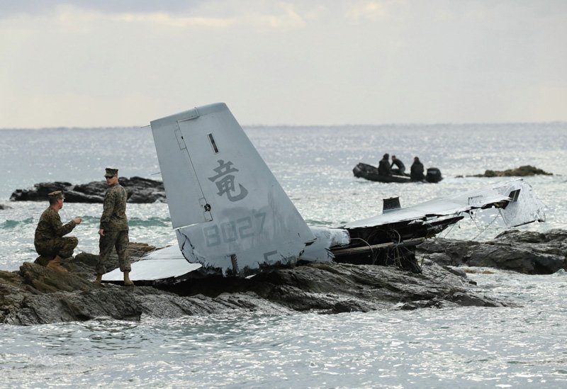 Wreckage of the MV22 Osprey near Nago in Okinawa on December 15, 2016. (© Jiji)