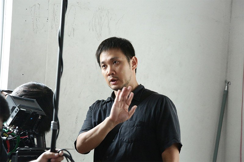 濱口竜介監督　©2018 映画「寝ても覚めても」製作委員会/ COMME DES CINÉMAS