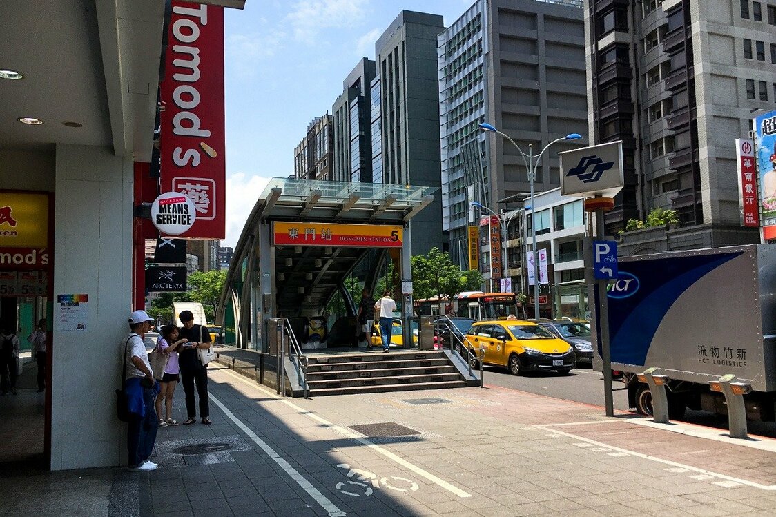 日治台灣積極發展鐵路運輸，但戰後許多鐵路遭撤廢，直到台北捷運通車，台灣才再次進入鐵路運輸擴張時代。（筆者攝影）
