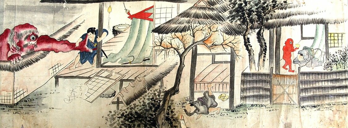 『（仮称）稲生物怪録絵巻』（部分）／江戸時代。1749年7月1日に起きた怪異。左側は塀の上に現れた大男の腕につかまれた平太郎。平太郎と一緒に肝試しをした隣家の権八のところにも一つ目の妖怪が出現した（右側）＜提供：湯本豪一記念日本妖怪博物館（三次もののけミュージアム）蔵＞