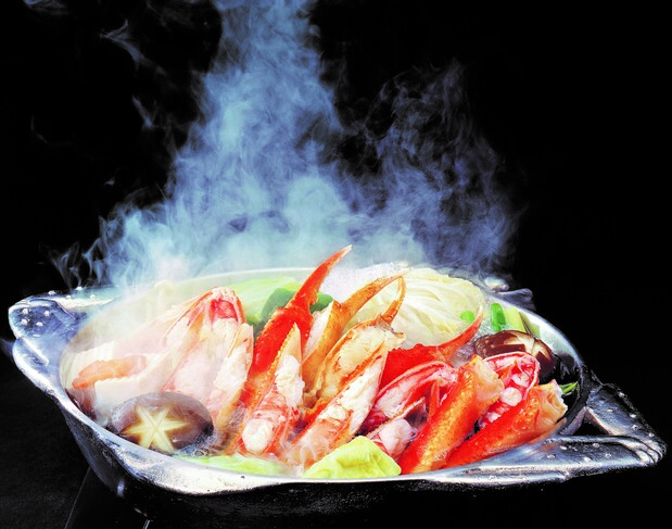 Kani-suki is Kani Dōraku’s featured dish. (Courtesy of Kani Dōraku)