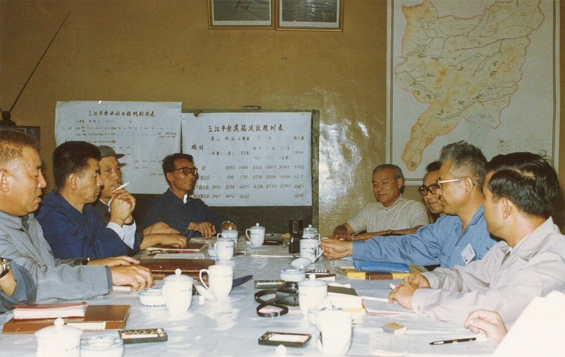 日中両国で行われたディスカッション　1979年9月　チャムズ　撮影：中山氏